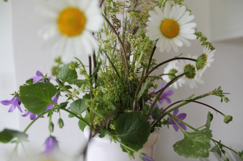 Flower Power Glueckspaket zum Wochenende Jules kleines Freudenhaus Wildblumen