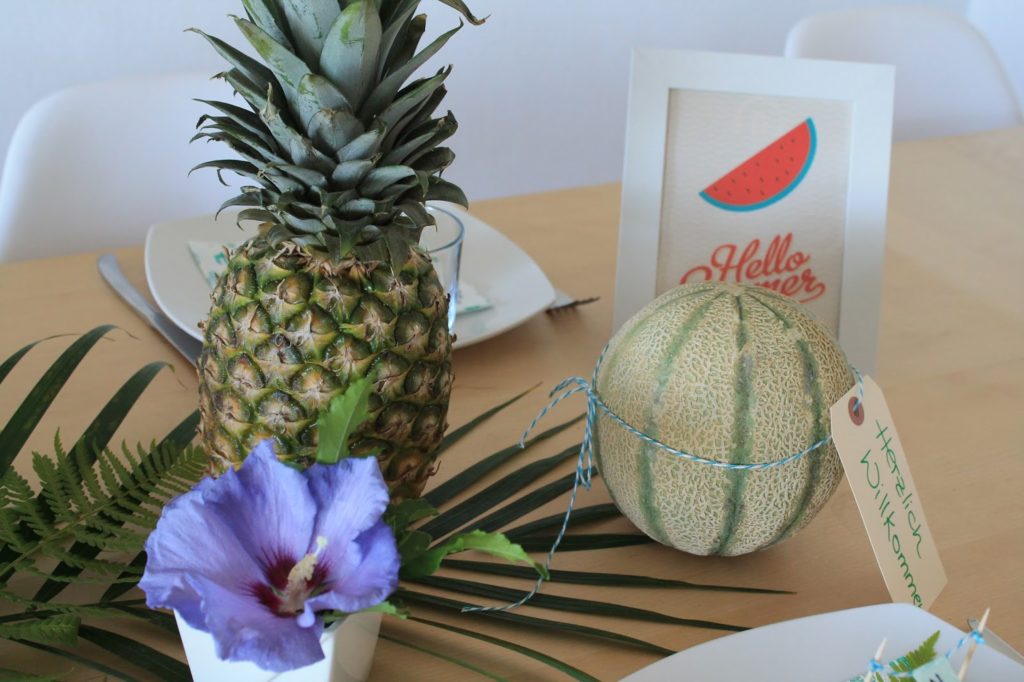 Tropische Sommerdeko Tischdeko Ananas Melone Hibiskus Jules kleines Freudenhaus
