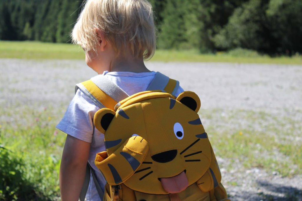Theo Tiger Affenzahn Rucksack Wandern mit Kindern Berge Alpen Schladming Kinder