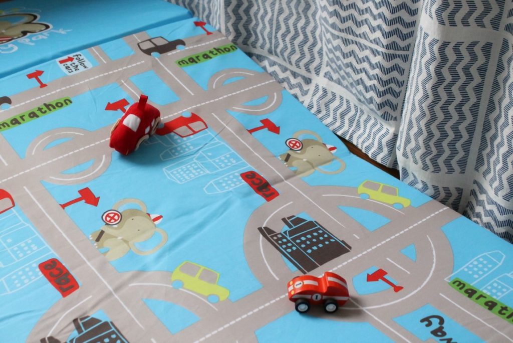 Reisebett Matratze Spielmatratze Autos Geschenkideen zu Weihnachten fuer Babys Kleinkinder Jules kleines Freudenhaus