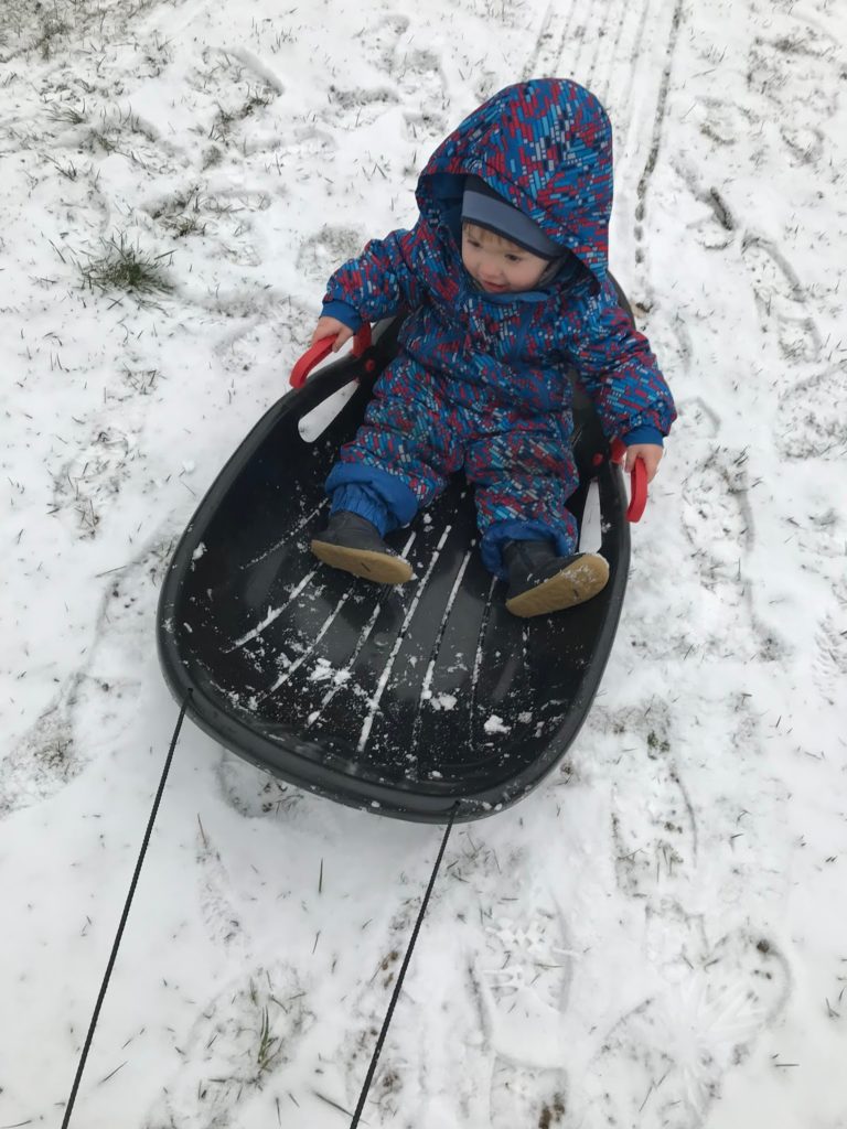 Schnee Schlittenfahren Winterkinder Winter Aktivitaeten