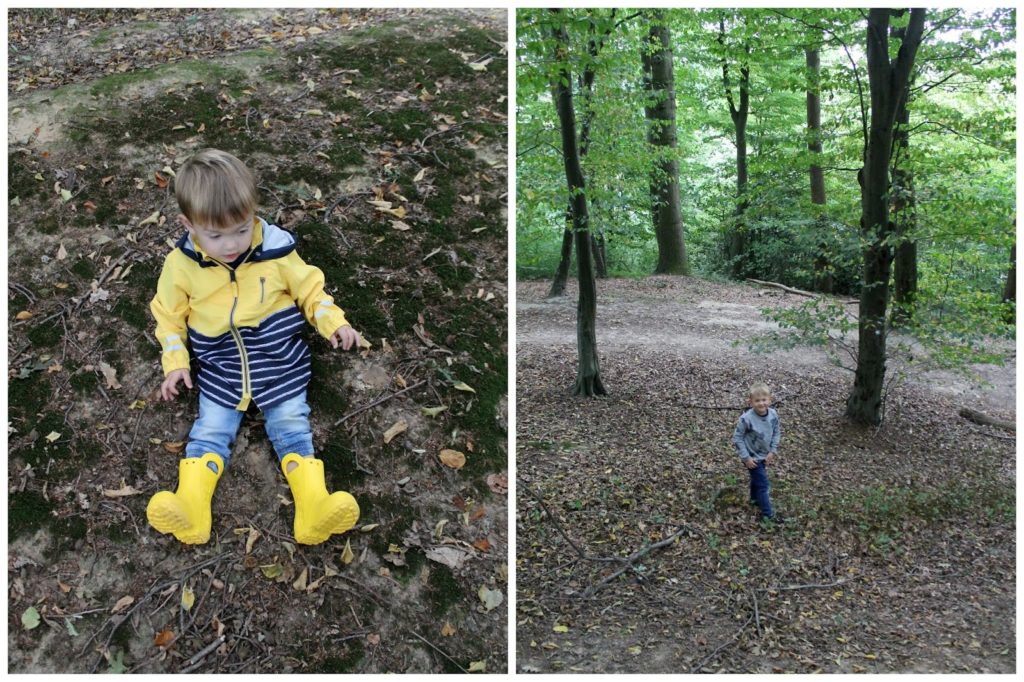 Jungs im Herbst mit Kindern im Wald Schatzsuche Herbst Uebergangsmode Jules kleines Freudenhaus
