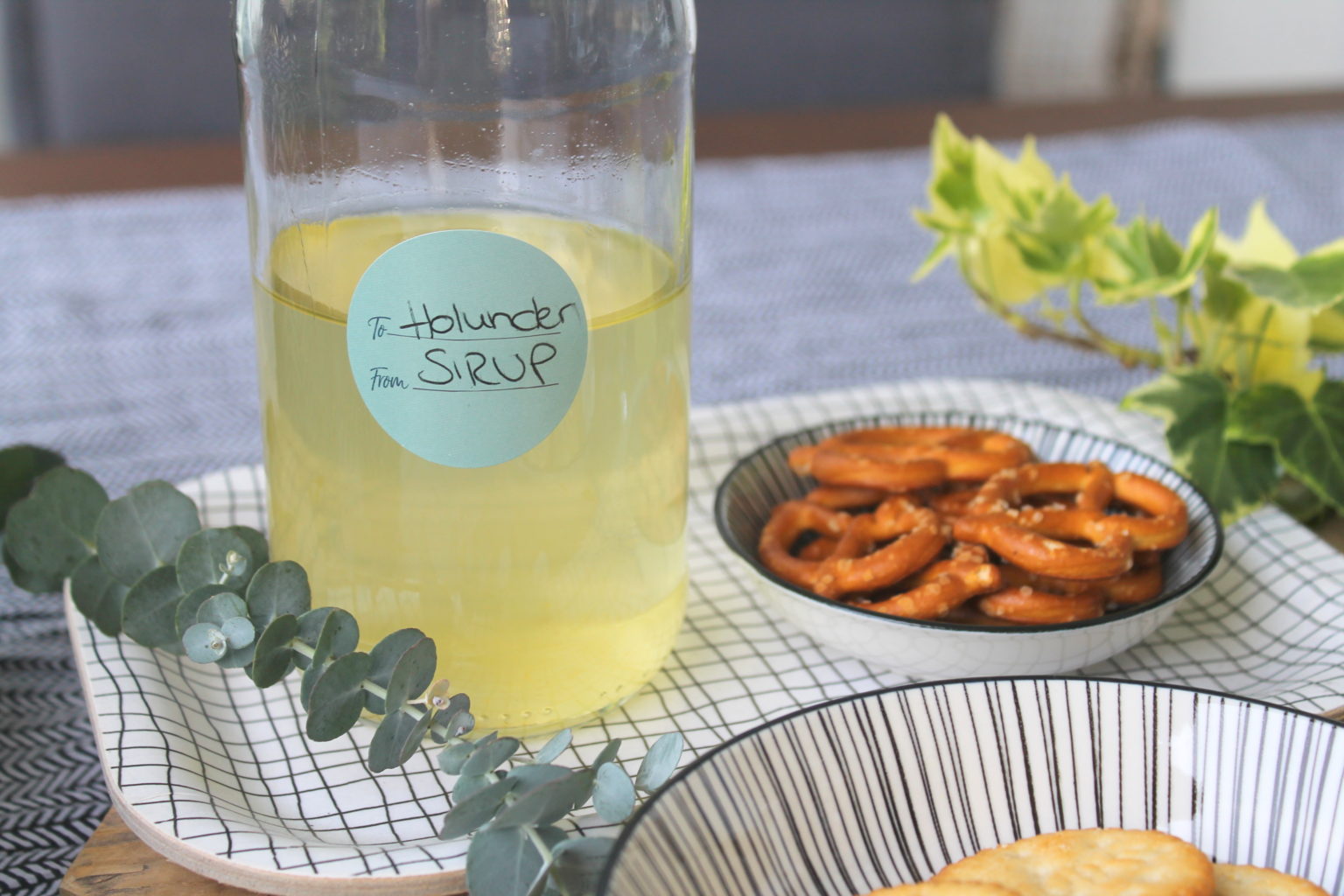 Rezept für den besten Holunder-Sirup (nicht nur) als Aperitif und einem ...