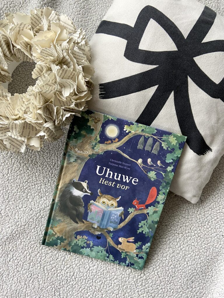 Uhuwe liest vor Buch