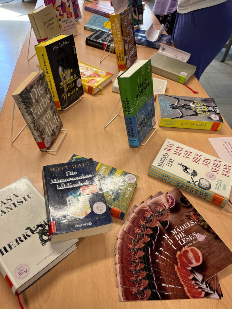 Buchtisch MdL