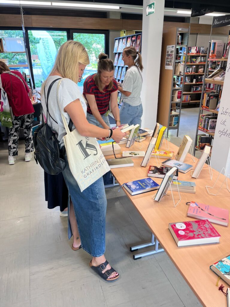 Buchtisch MdL