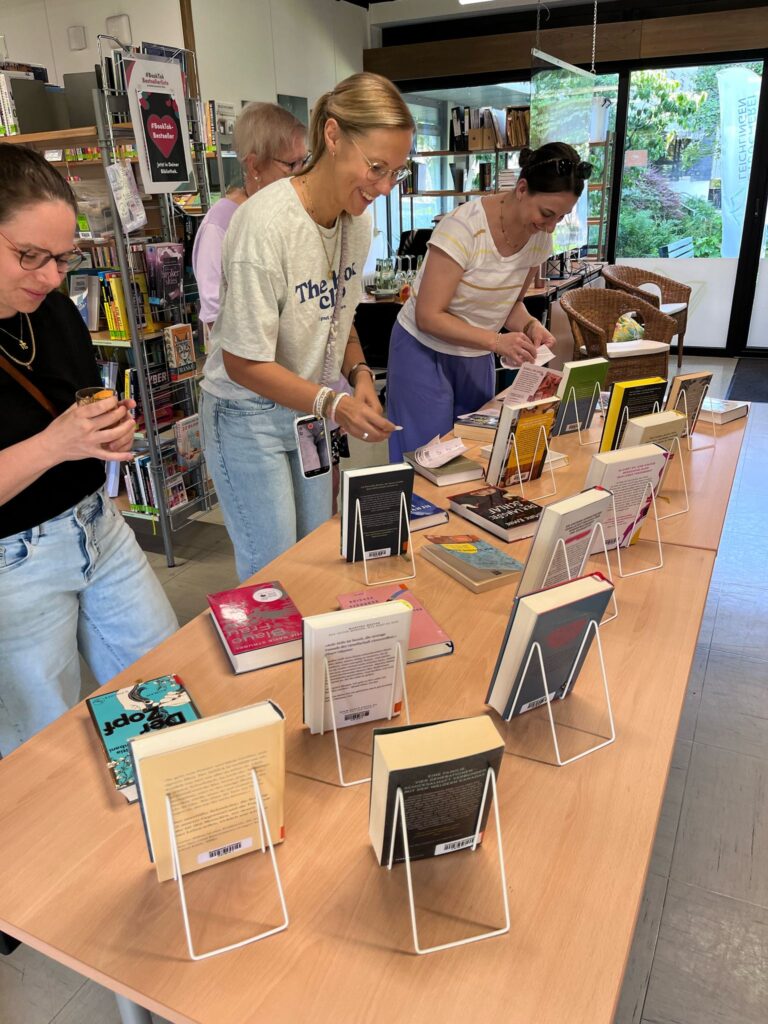 Buchtisch MdL