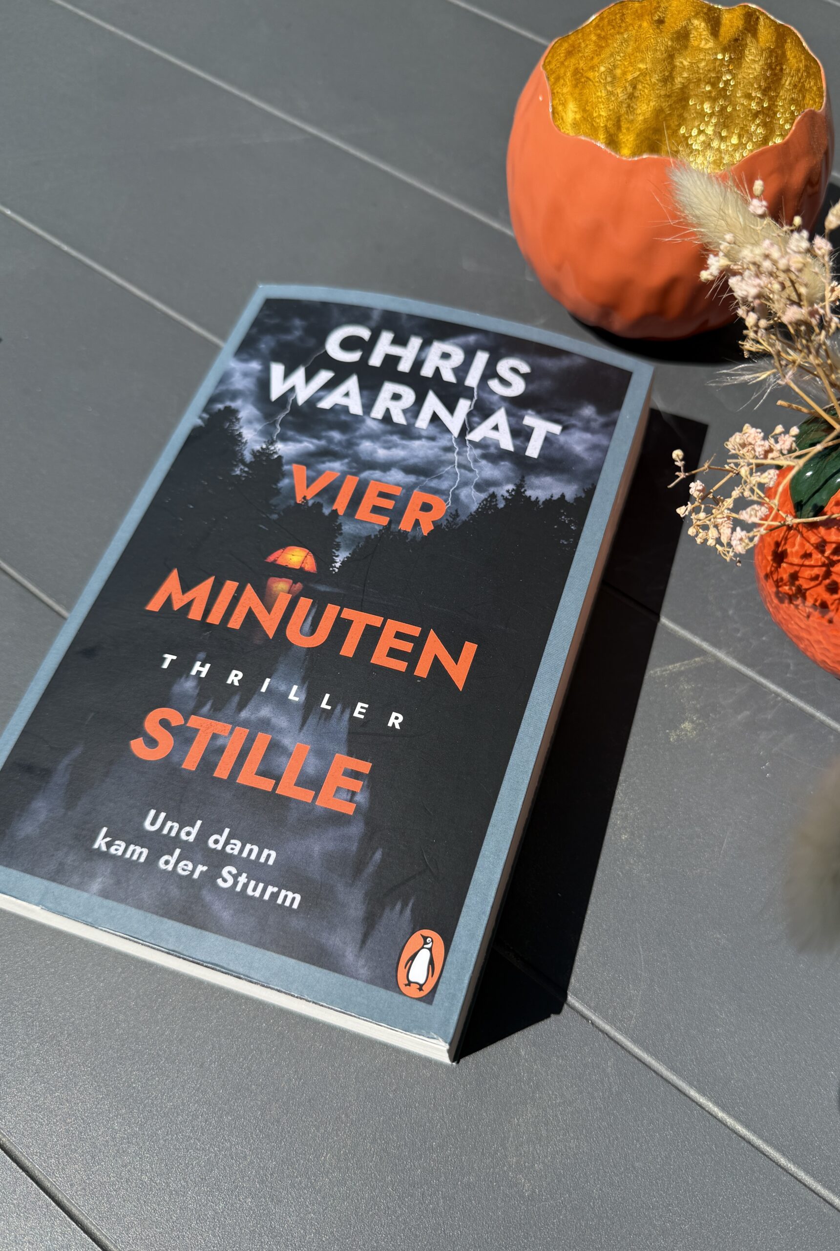 Vier Minuten Stille Chris Warnat
